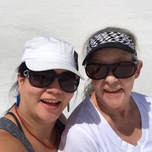 Meet your Posher, Laura